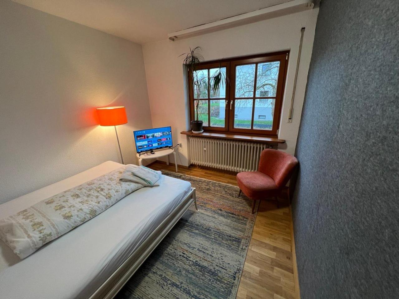 1,5-Zimmer Mit Duschbad, Gartenblick, Kuehlschrank Heroldsberg Buitenkant foto